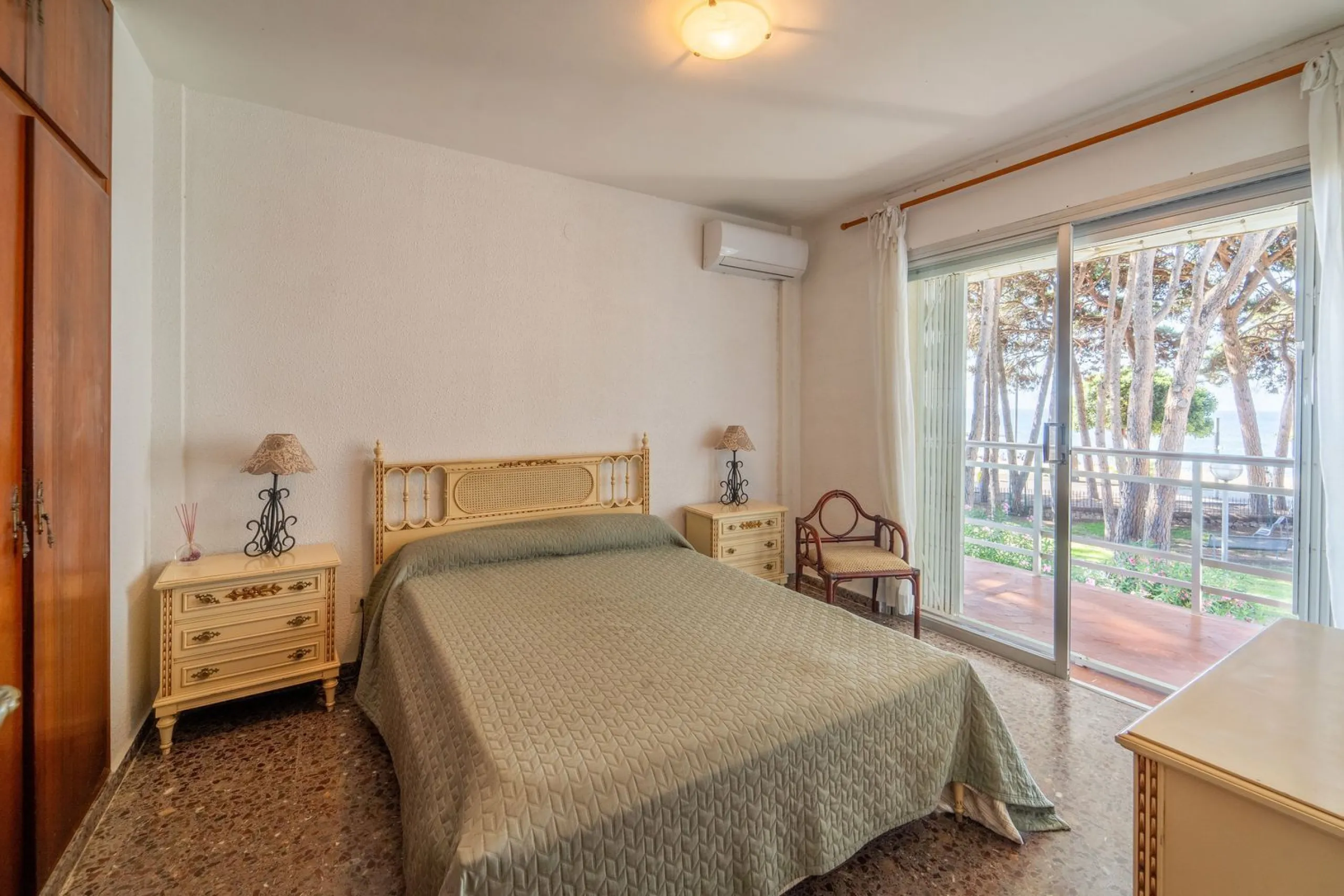 Seafront apartment with tourist license in Cambrils, Costa Dorada