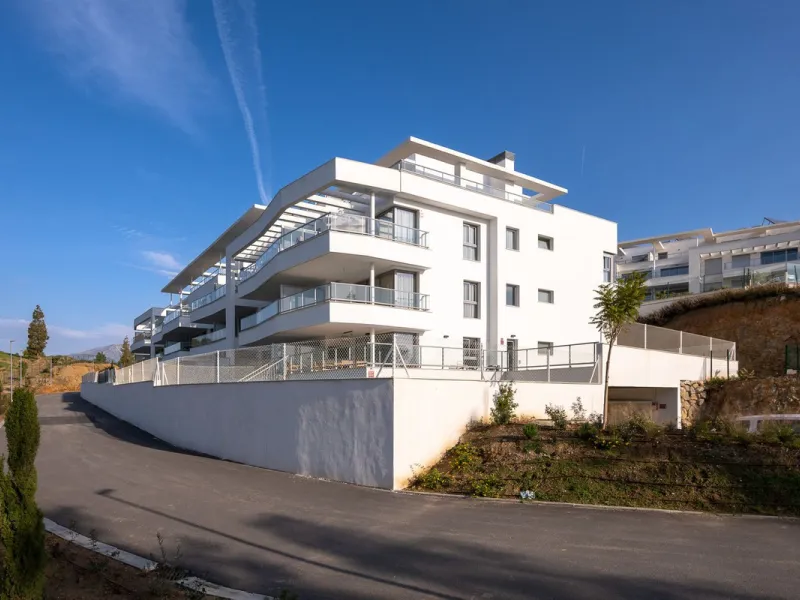 Apartment - Middle Floor Apartment в продаже в Mijas, Málaga. В доме 3 спален и 2 ванных комнат. Площадь дома 114 м²