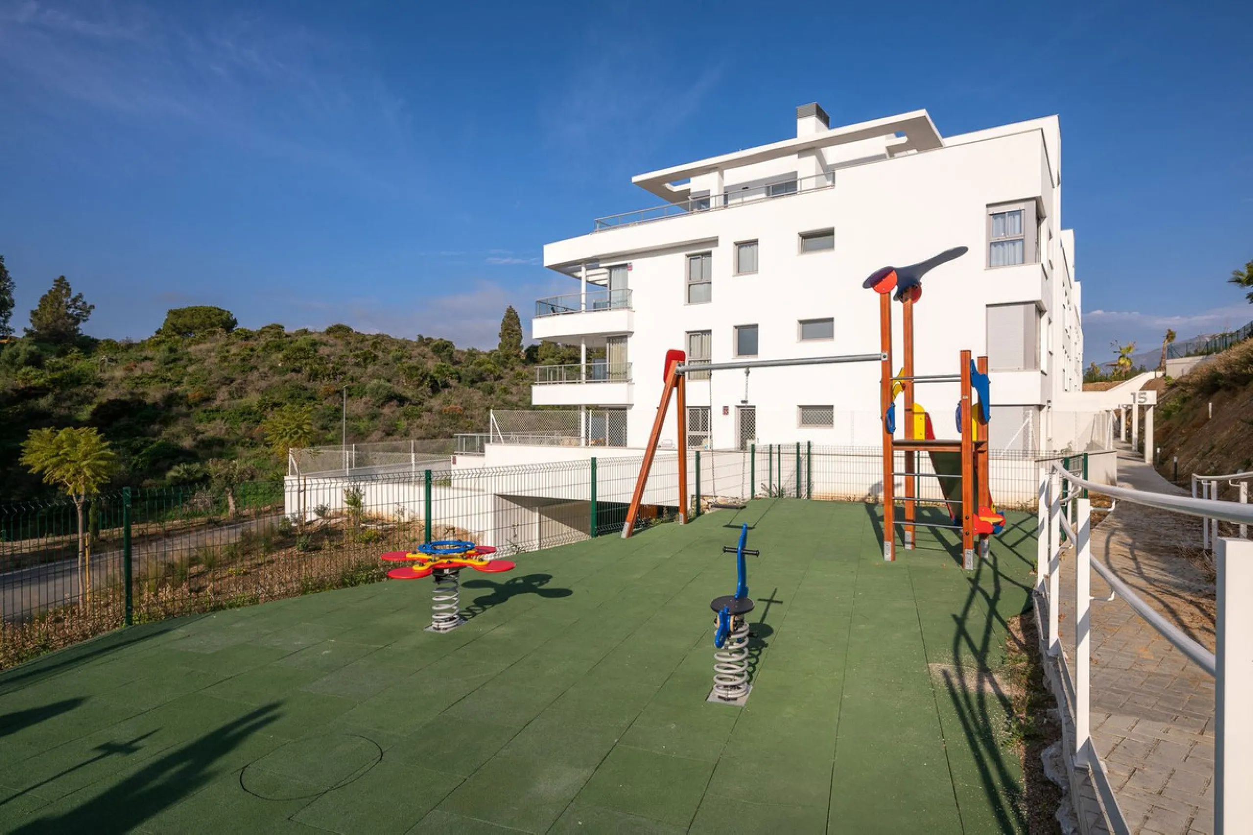 Apartment - Middle Floor Apartment в продаже в Mijas, Málaga. В доме 3 спален и 2 ванных комнат. Площадь дома 114 м²