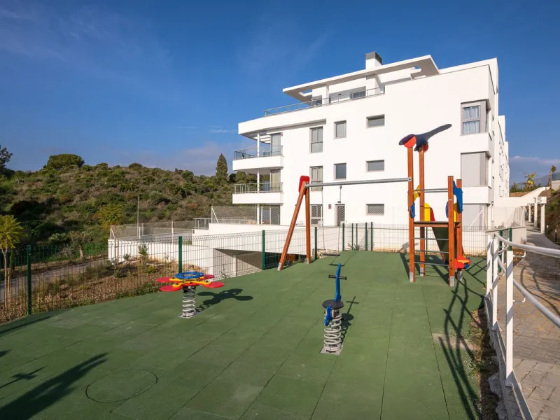 Apartment - Middle Floor Apartment в продаже в Mijas, Málaga. В доме 3 спален и 2 ванных комнат. Площадь дома 114 м²