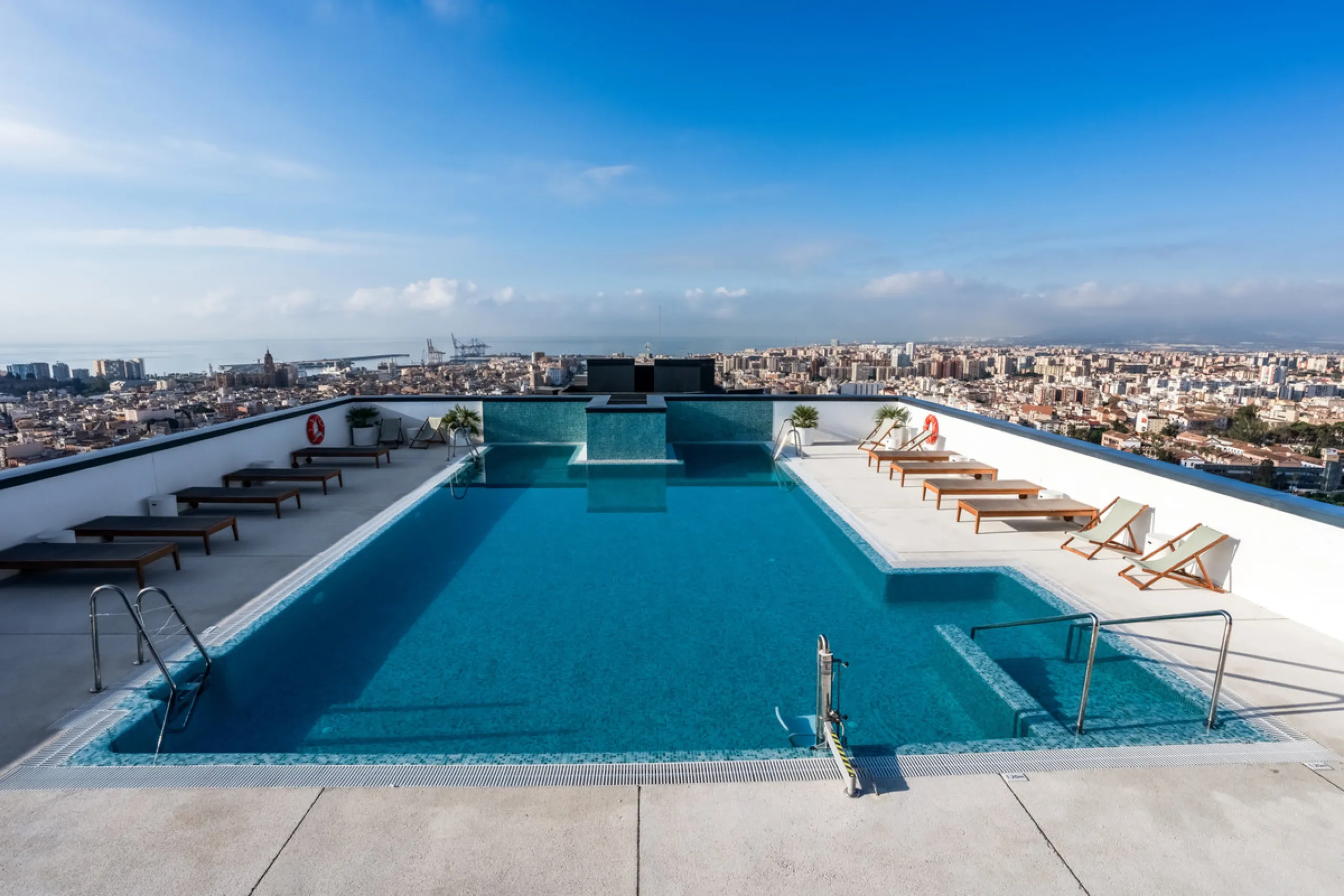 Experience high-rise living in the heart of Malaga! This elegant 2-bedroom, 2-bathroom apartment is located on the 25th floor of the iconic Malaga Urban Sky Tower, offering breathtaking panoramic views of the city skyline.