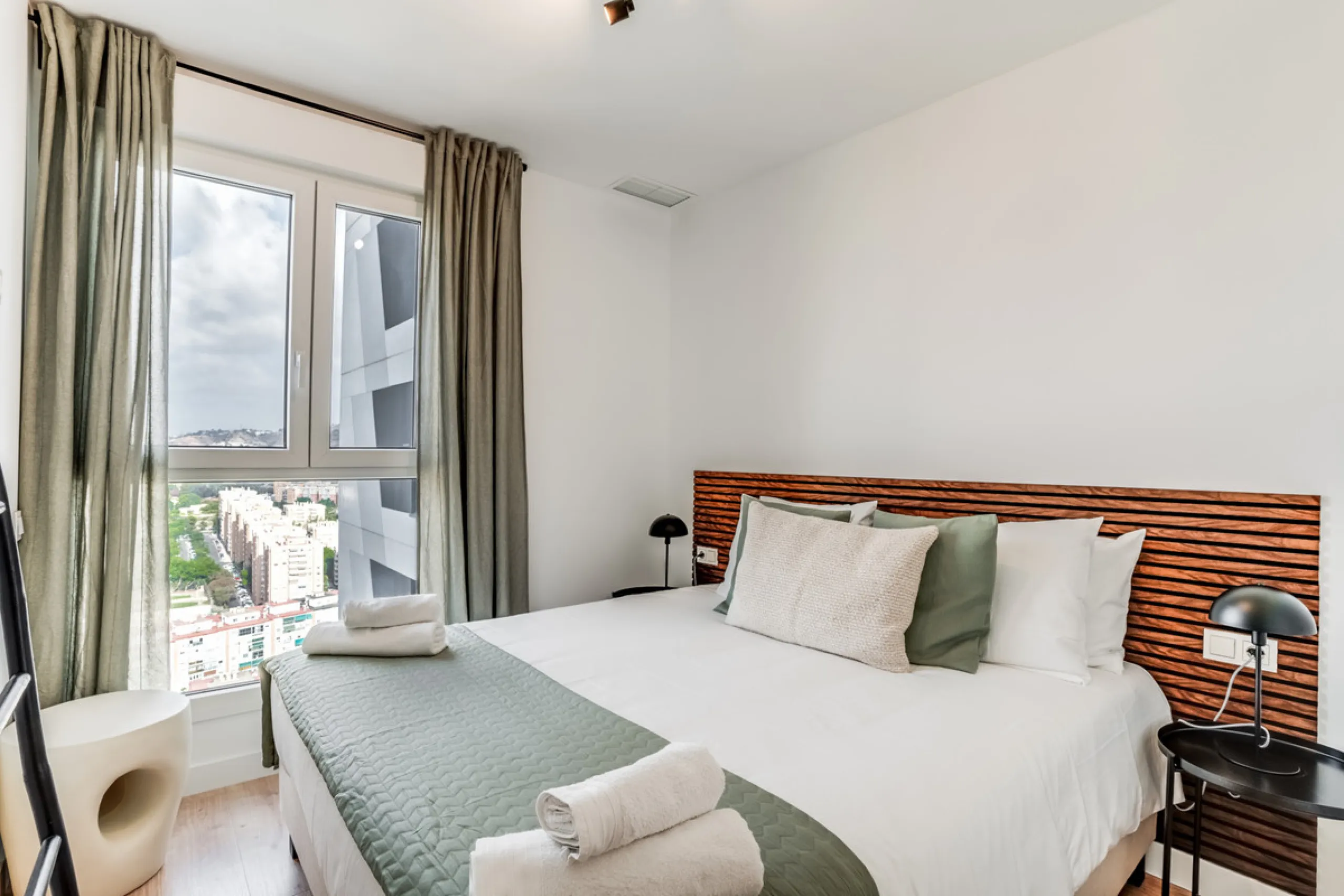 Experience high-rise living in the heart of Malaga! This elegant 2-bedroom, 2-bathroom apartment is located on the 25th floor of the iconic Malaga Urban Sky Tower, offering breathtaking panoramic views of the city skyline.