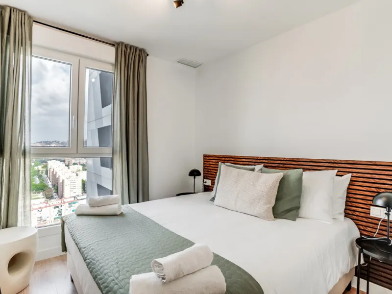 Experience high-rise living in the heart of Malaga! This elegant 2-bedroom, 2-bathroom apartment is located on the 25th floor of the iconic Malaga Urban Sky Tower, offering breathtaking panoramic views of the city skyline.