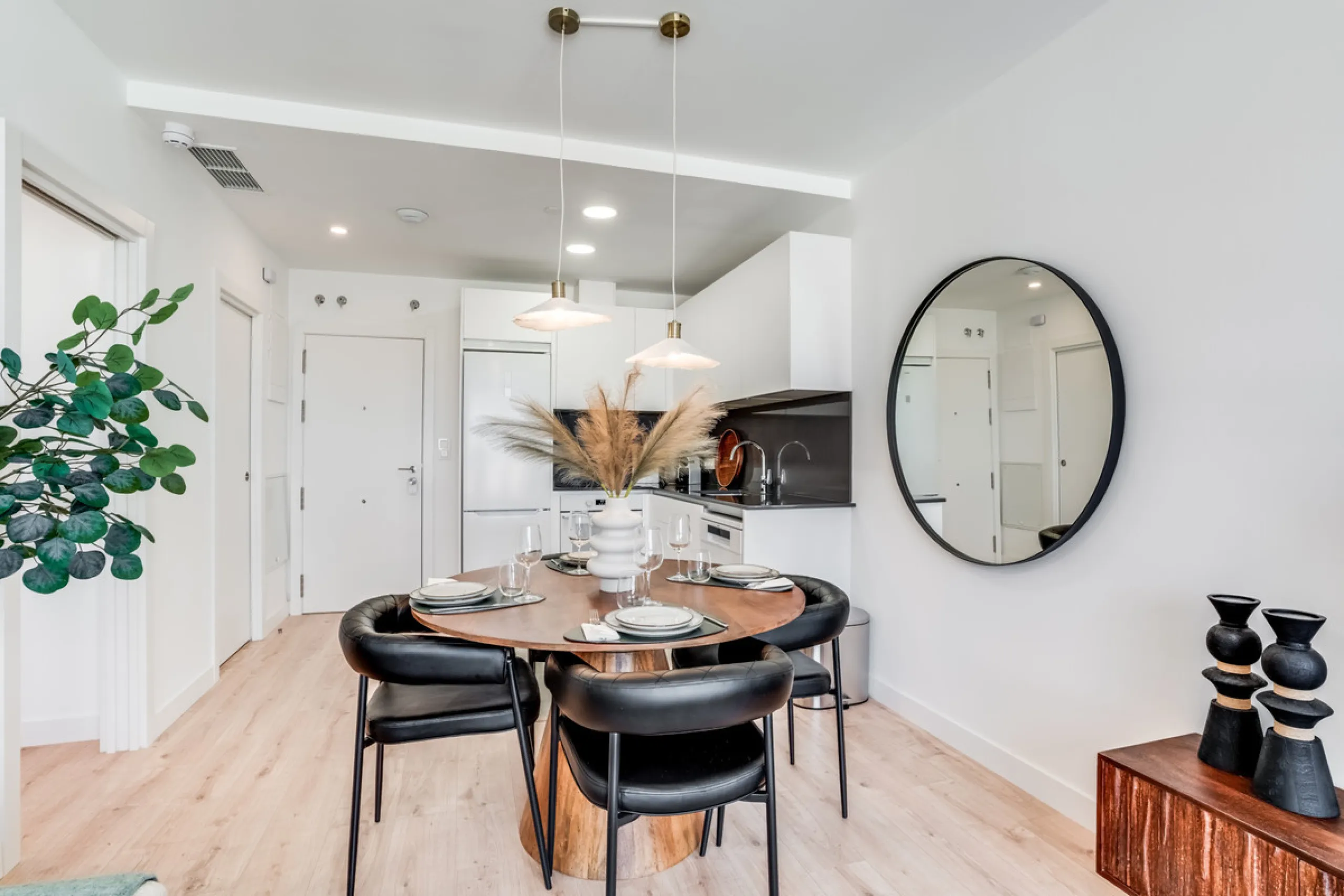 Experience high-rise living in the heart of Malaga! This elegant 2-bedroom, 2-bathroom apartment is located on the 25th floor of the iconic Malaga Urban Sky Tower, offering breathtaking panoramic views of the city skyline.