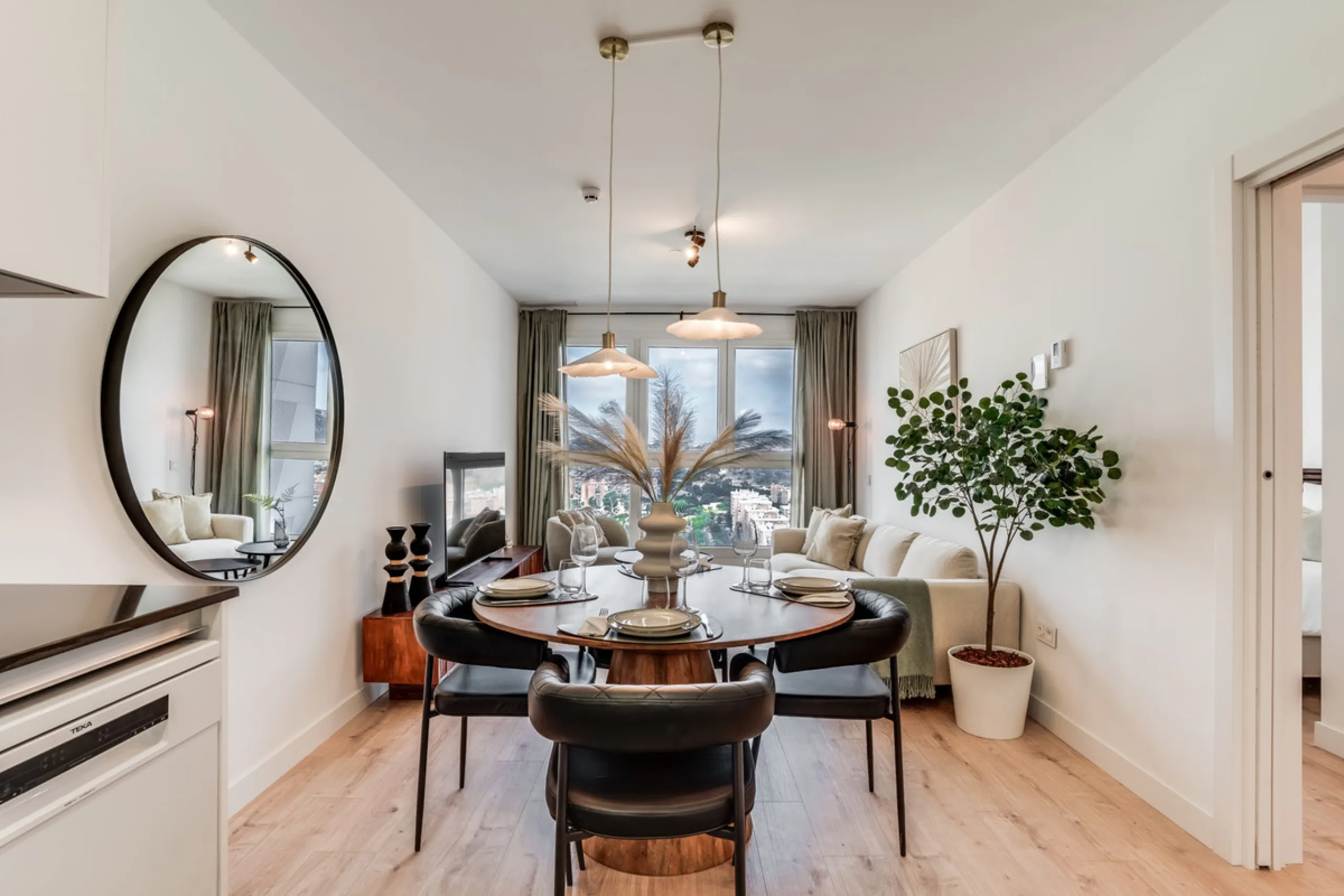 Experience high-rise living in the heart of Malaga! This elegant 2-bedroom, 2-bathroom apartment is located on the 25th floor of the iconic Malaga Urban Sky Tower, offering breathtaking panoramic views of the city skyline.
