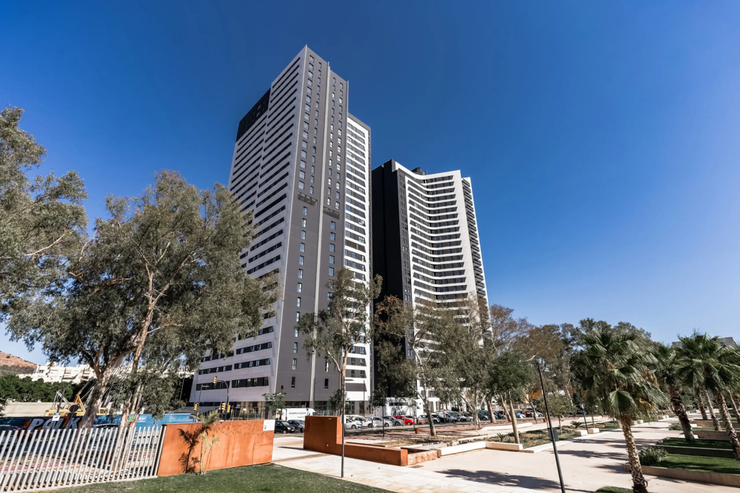Experience high-rise living in the heart of Malaga! This elegant 2-bedroom, 2-bathroom apartment is located on the 25th floor of the iconic Malaga Urban Sky Tower, offering breathtaking panoramic views of the city skyline.