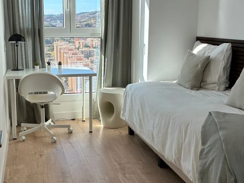 Experience high-rise living in the heart of Malaga! This elegant 2-bedroom, 2-bathroom apartment is located on the 25th floor of the iconic Malaga Urban Sky Tower, offering breathtaking panoramic views of the city skyline.