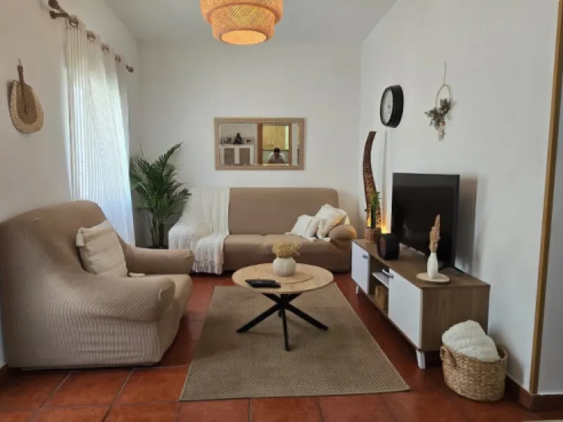 House - Detached Villa в продаже в Torremolinos, Málaga. В доме 3 спален и 1 ванных комнат. Площадь дома 65 м²
