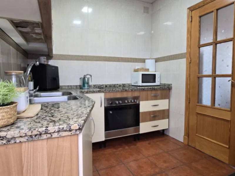 House - Detached Villa в продаже в Torremolinos, Málaga. В доме 3 спален и 1 ванных комнат. Площадь дома 65 м²