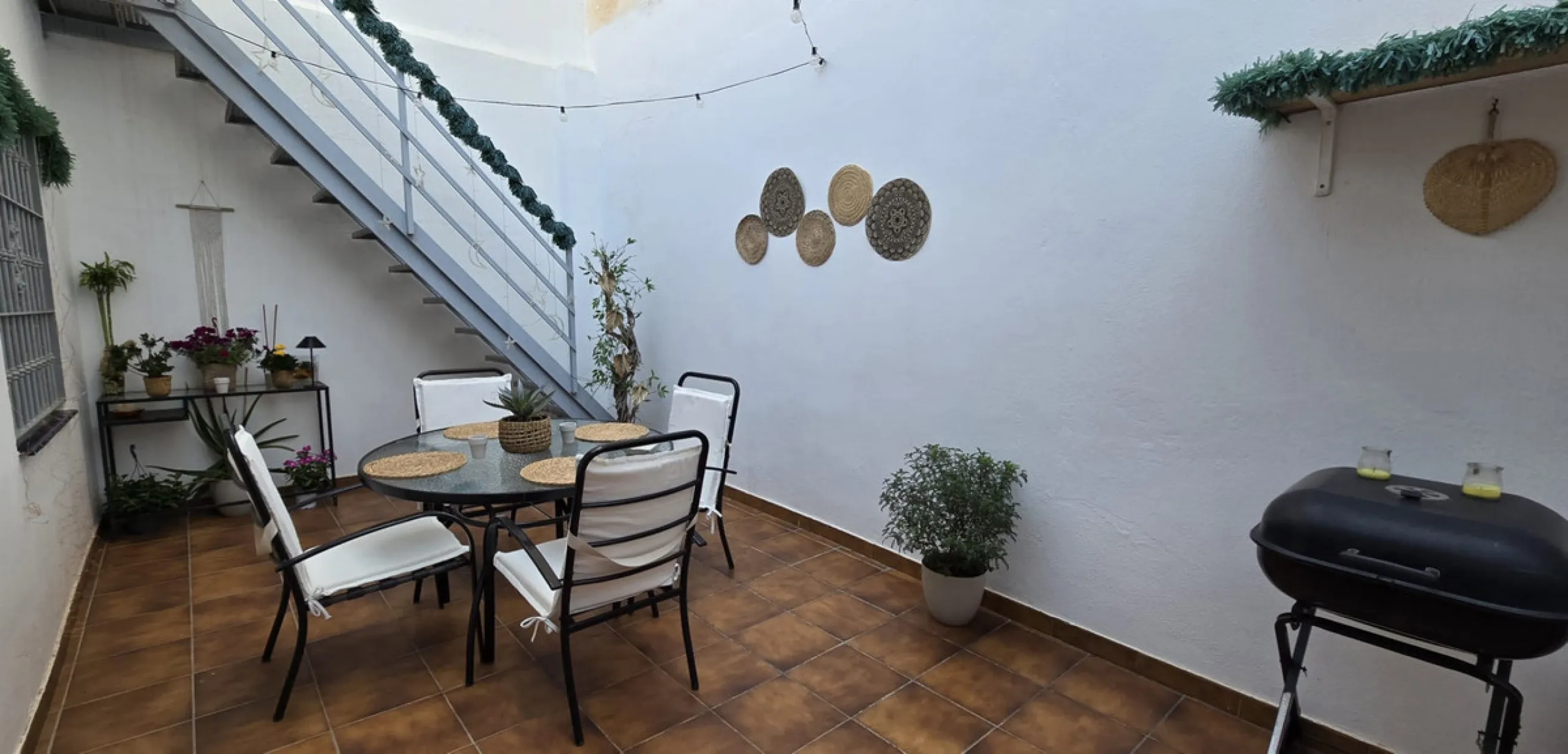 House - Detached Villa в продаже в Torremolinos, Málaga. В доме 3 спален и 1 ванных комнат. Площадь дома 65 м²