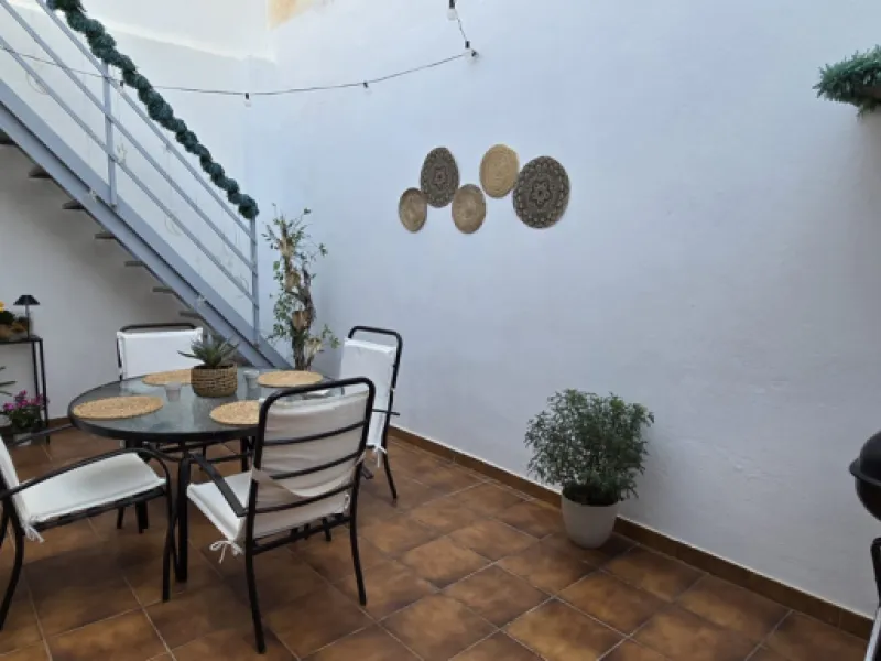 House - Detached Villa в продаже в Torremolinos, Málaga. В доме 3 спален и 1 ванных комнат. Площадь дома 65 м²