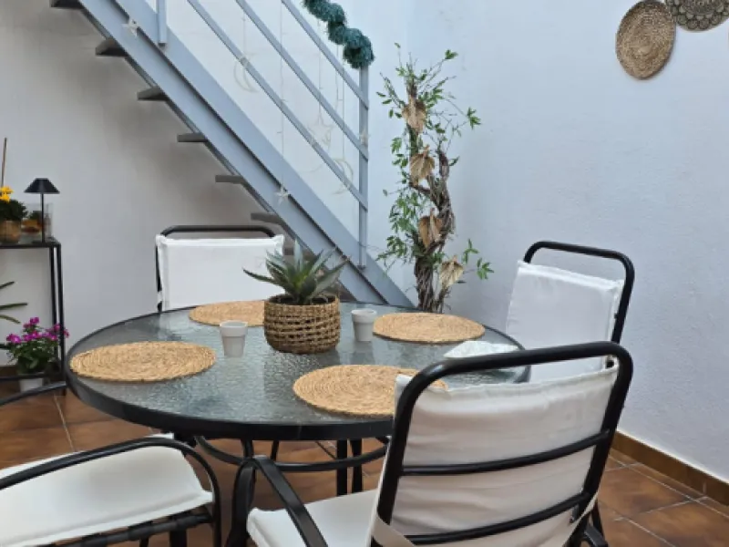 House - Detached Villa в продаже в Torremolinos, Málaga. В доме 3 спален и 1 ванных комнат. Площадь дома 65 м²