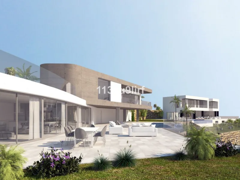 Residential plot with retaining wall and preliminary project. This plot offers panoramic sea, mountain and golf views and is located within La Cala Golf Resort with three 18 hole championship golf courses, Clubhouse, Hotel and Spa, 24 hour onsite security