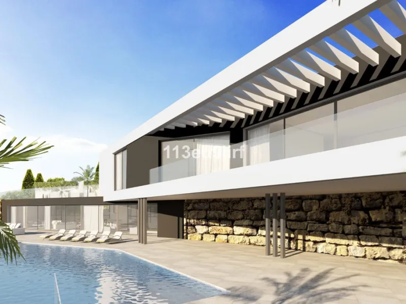 Residential plot with retaining wall and preliminary project. This plot offers panoramic sea, mountain and golf views and is located within La Cala Golf Resort with three 18 hole championship golf courses, Clubhouse, Hotel and Spa, 24 hour onsite security