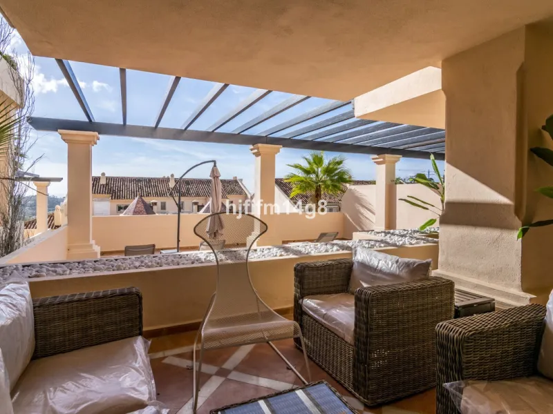 Apartment - Ground Floor Apartment в продаже в Marbella, Málaga. В доме 2 спален и 3 ванных комнат. Площадь дома 263 м²