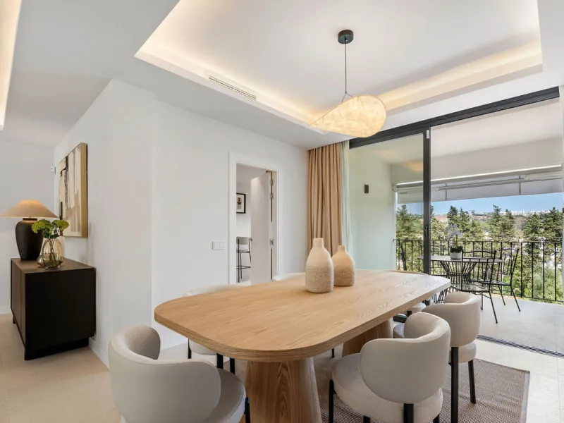 Beautifully designed three-story townhouse for sale in Nueva Andalucía's Golf Valley. Recently renovated, the property blends Mediterranean charm with the clean lines and functionality of modern living. Its architecture captures the lifestyle expectations