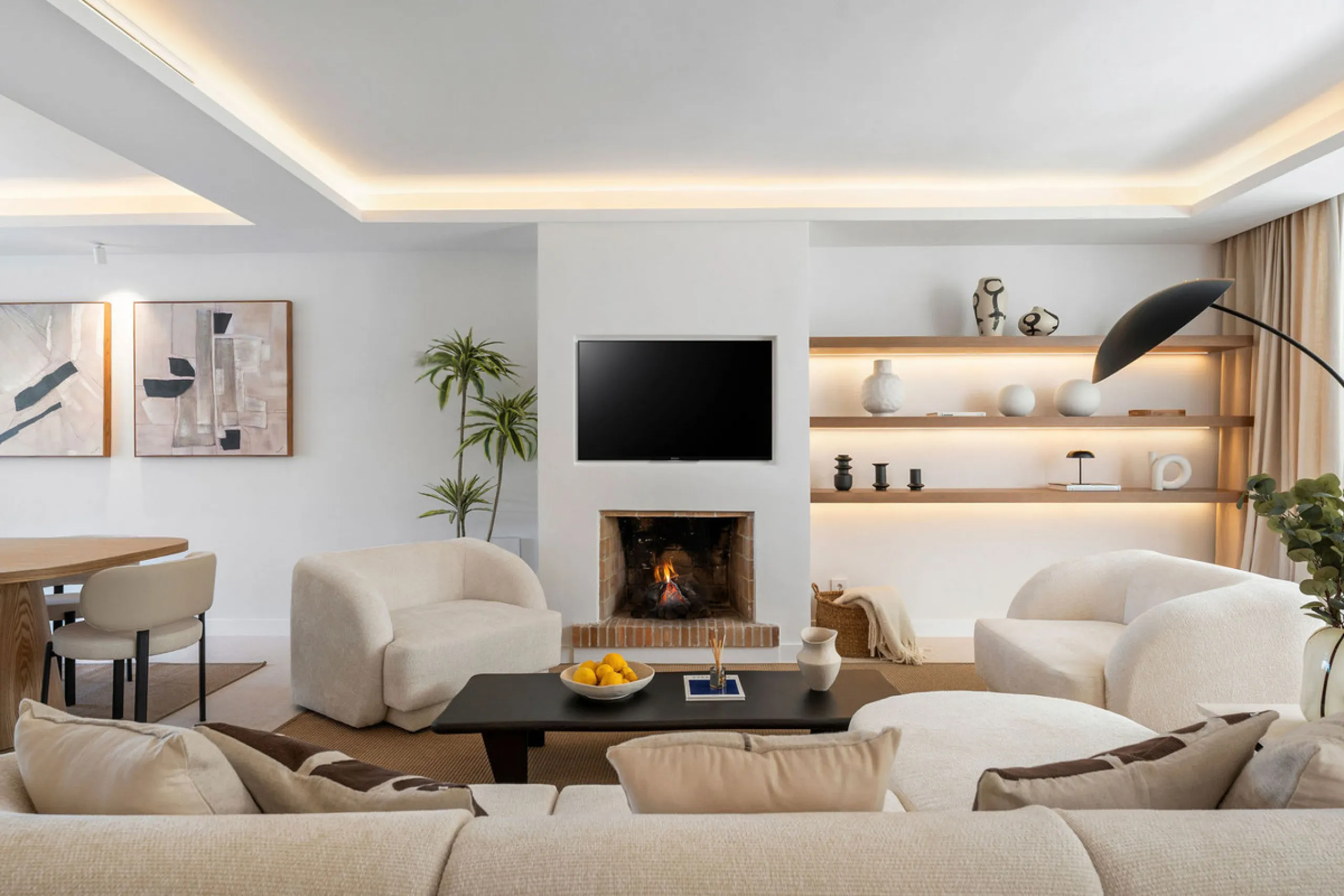 Beautifully designed three-story townhouse for sale in Nueva Andalucía's Golf Valley. Recently renovated, the property blends Mediterranean charm with the clean lines and functionality of modern living. Its architecture captures the lifestyle expectations