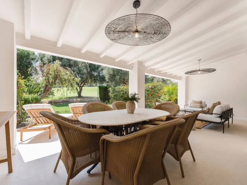 Beautifully designed three-story townhouse for sale in Nueva Andalucía's Golf Valley. Recently renovated, the property blends Mediterranean charm with the clean lines and functionality of modern living. Its architecture captures the lifestyle expectations