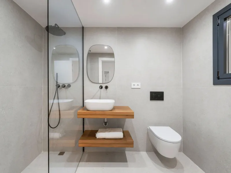 Beautifully designed three-story townhouse for sale in Nueva Andalucía's Golf Valley. Recently renovated, the property blends Mediterranean charm with the clean lines and functionality of modern living. Its architecture captures the lifestyle expectations