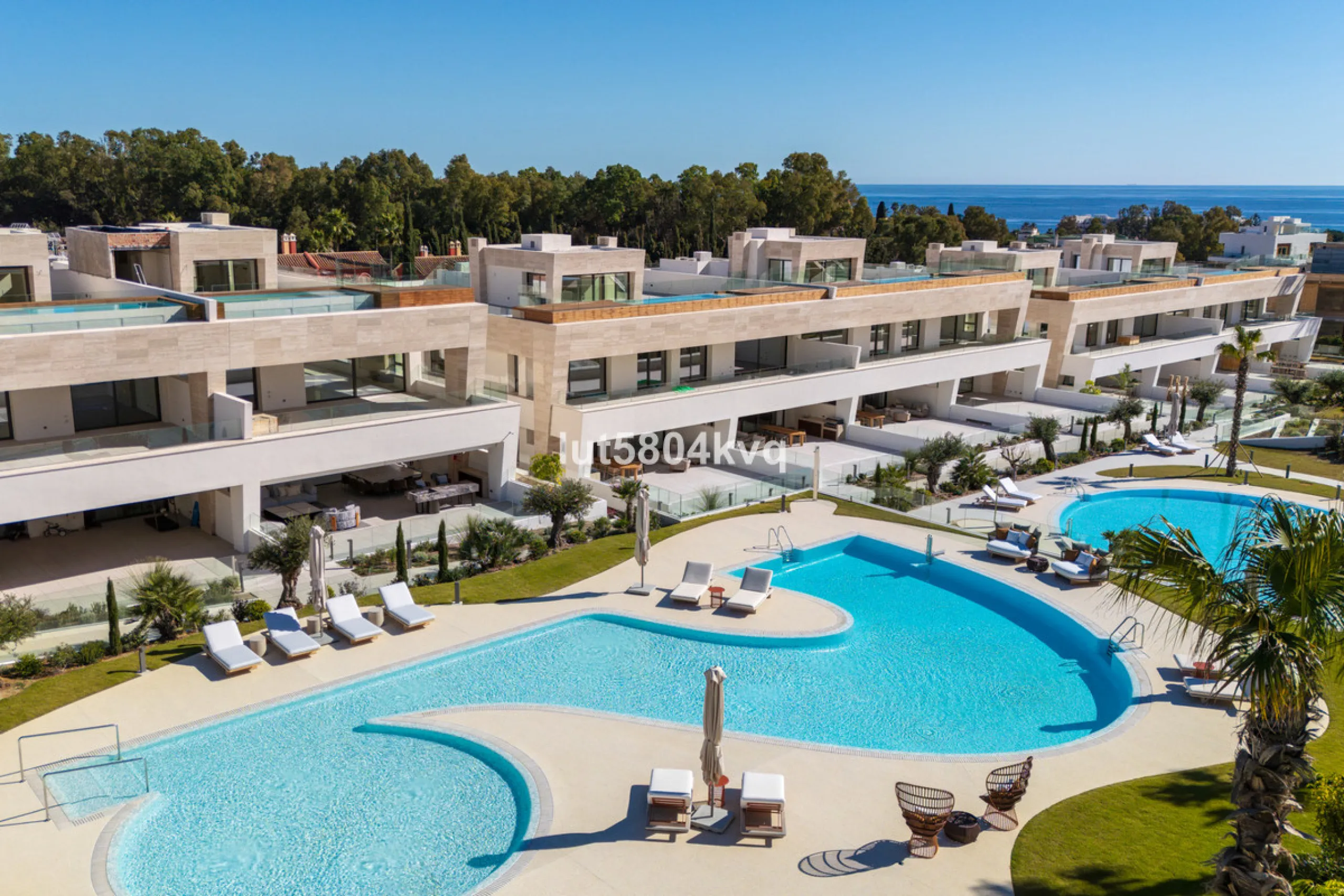Apartment - Ground Floor Apartment в продаже в Marbella, Málaga. В доме 4 спален и 5 ванных комнат. Площадь дома 443 м²