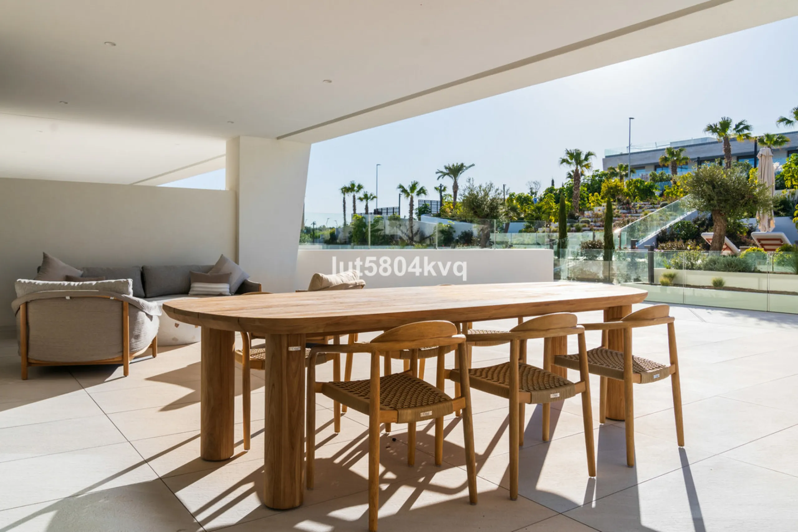 Apartment - Ground Floor Apartment в продаже в Marbella, Málaga. В доме 4 спален и 5 ванных комнат. Площадь дома 443 м²