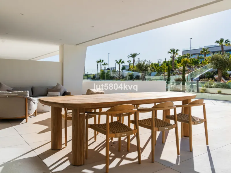 Apartment - Ground Floor Apartment в продаже в Marbella, Málaga. В доме 4 спален и 5 ванных комнат. Площадь дома 443 м²