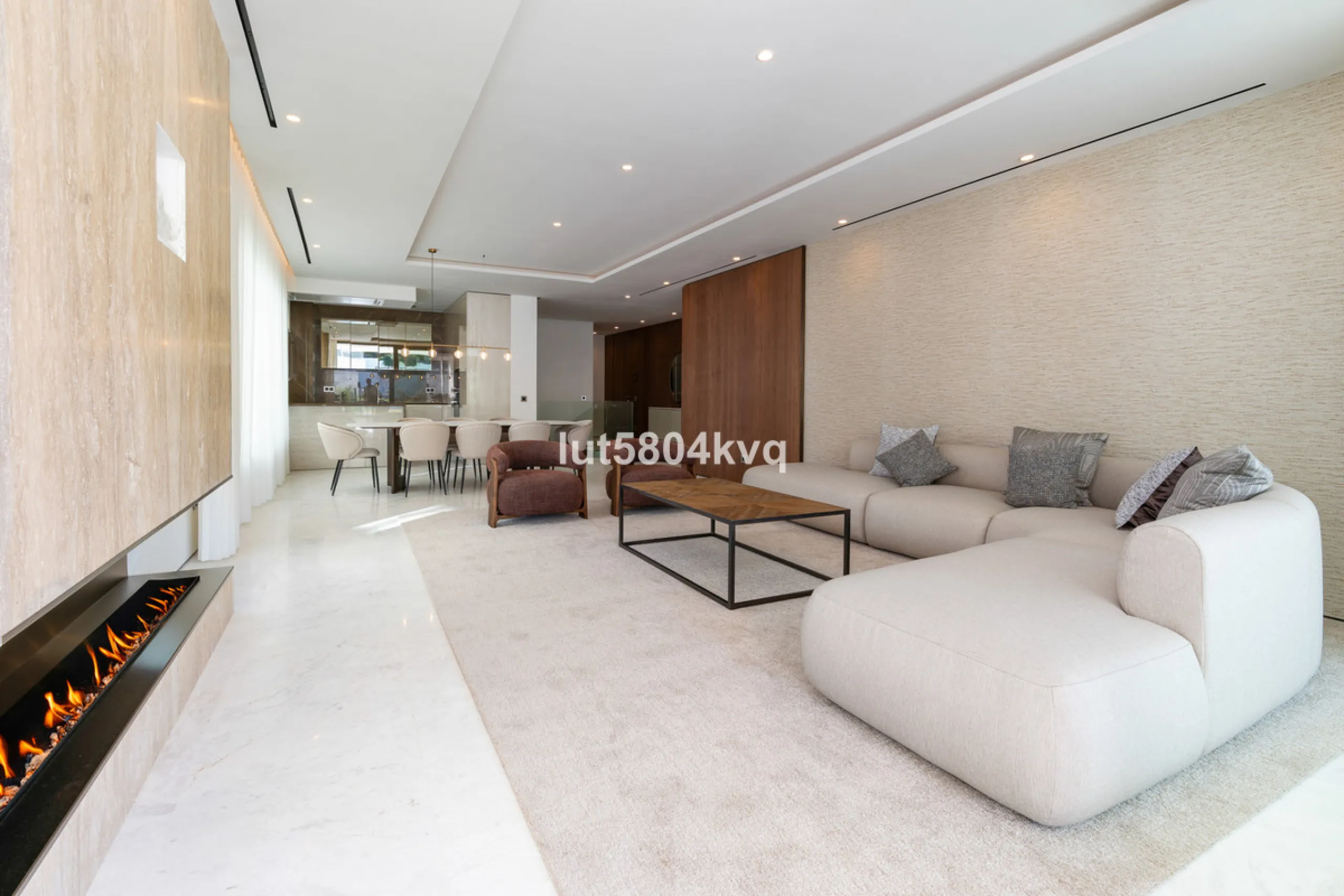 Apartment - Ground Floor Apartment в продаже в Marbella, Málaga. В доме 4 спален и 5 ванных комнат. Площадь дома 443 м²