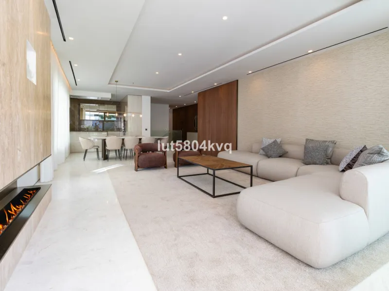Apartment - Ground Floor Apartment в продаже в Marbella, Málaga. В доме 4 спален и 5 ванных комнат. Площадь дома 443 м²
