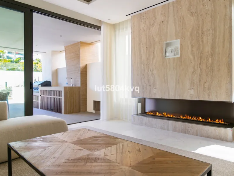 Apartment - Ground Floor Apartment в продаже в Marbella, Málaga. В доме 4 спален и 5 ванных комнат. Площадь дома 443 м²