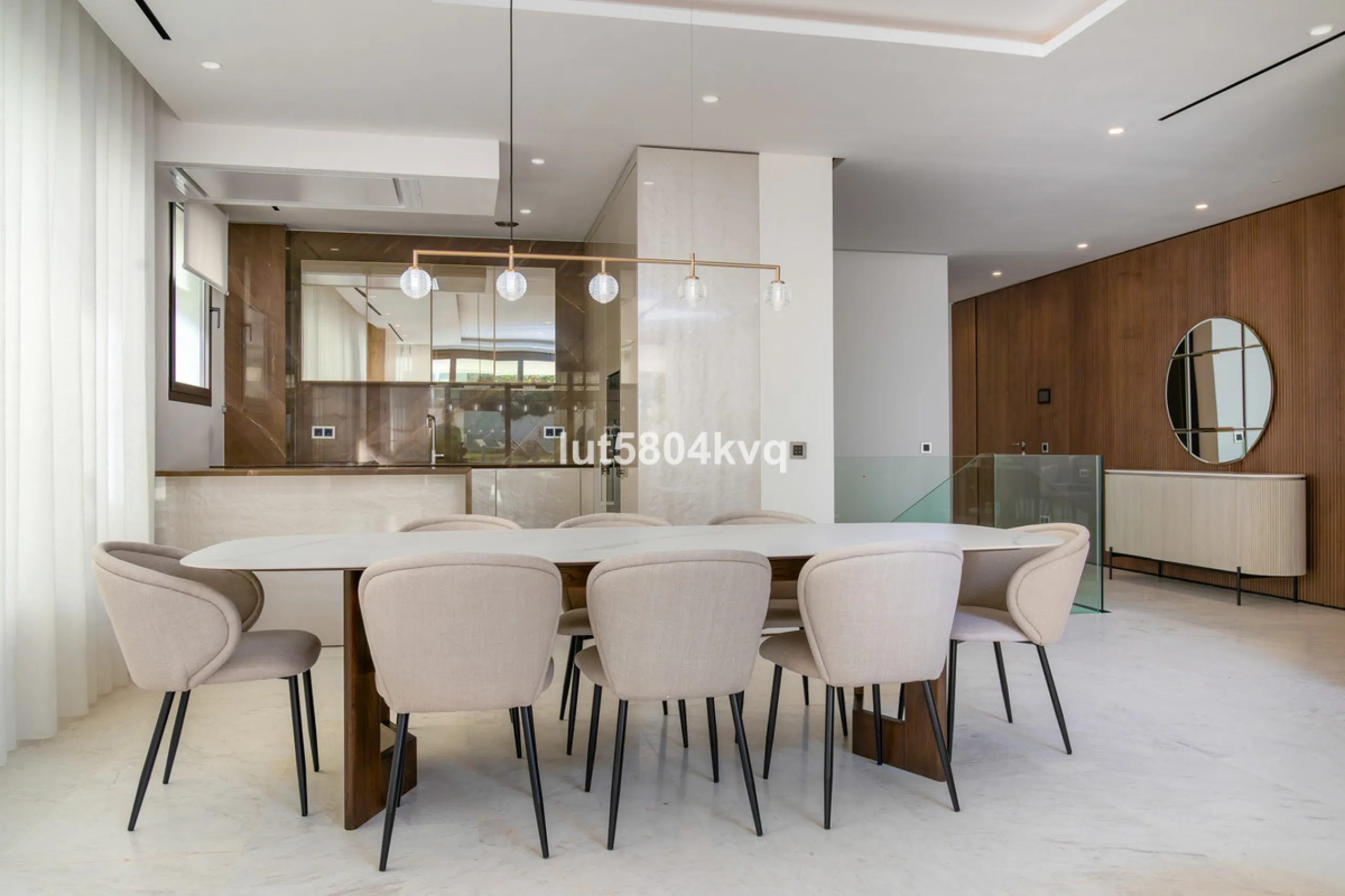 Apartment - Ground Floor Apartment в продаже в Marbella, Málaga. В доме 4 спален и 5 ванных комнат. Площадь дома 443 м²