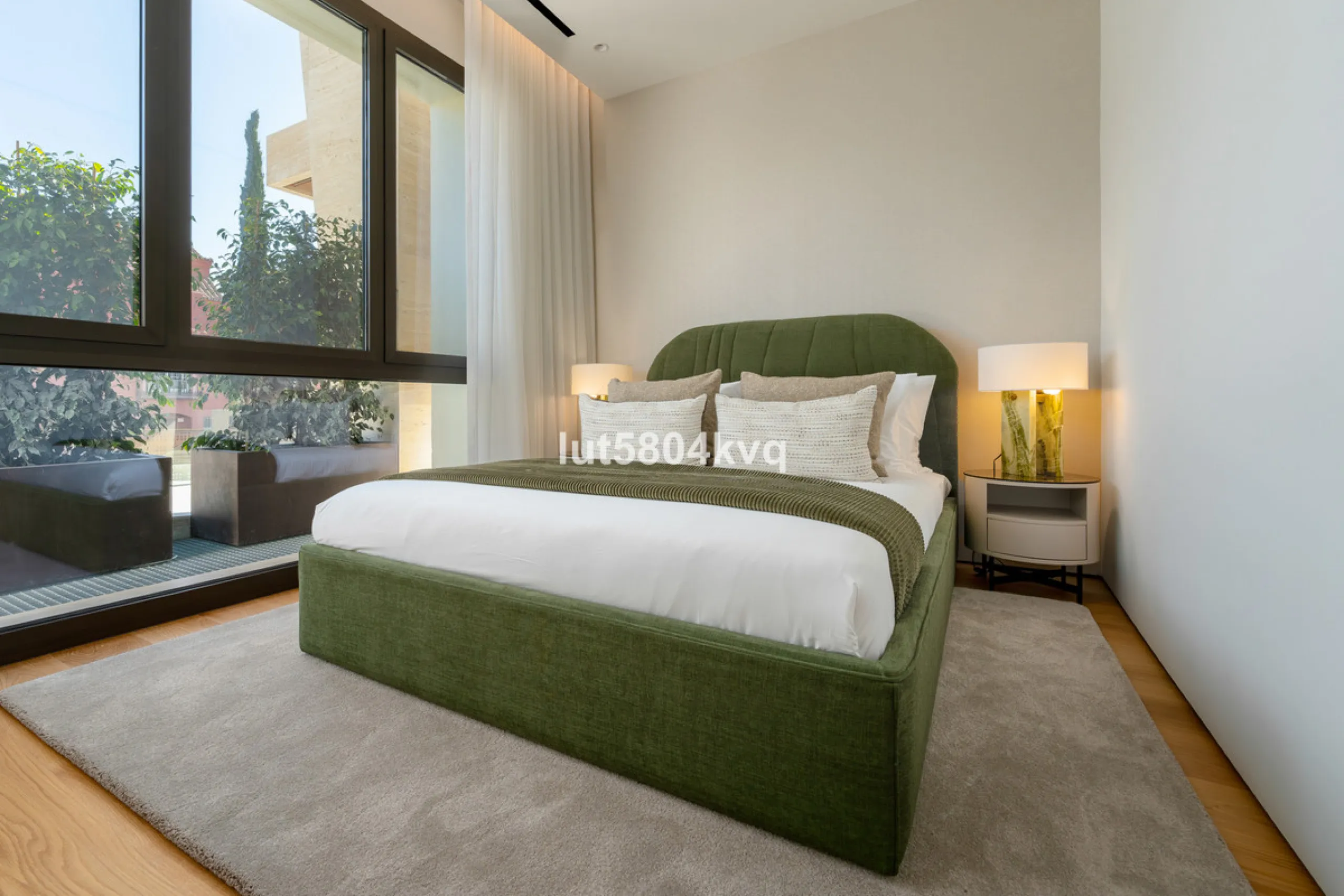 Apartment - Ground Floor Apartment в продаже в Marbella, Málaga. В доме 4 спален и 5 ванных комнат. Площадь дома 443 м²