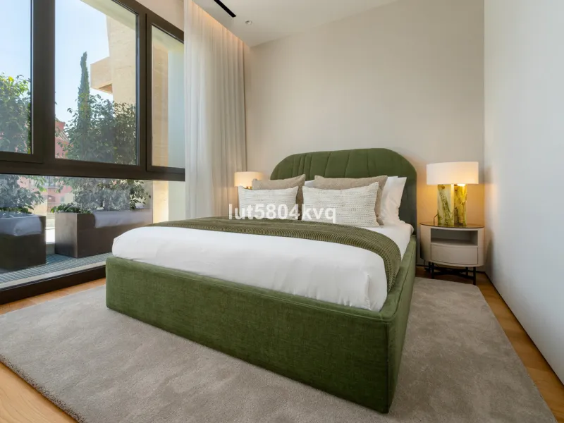 Apartment - Ground Floor Apartment в продаже в Marbella, Málaga. В доме 4 спален и 5 ванных комнат. Площадь дома 443 м²