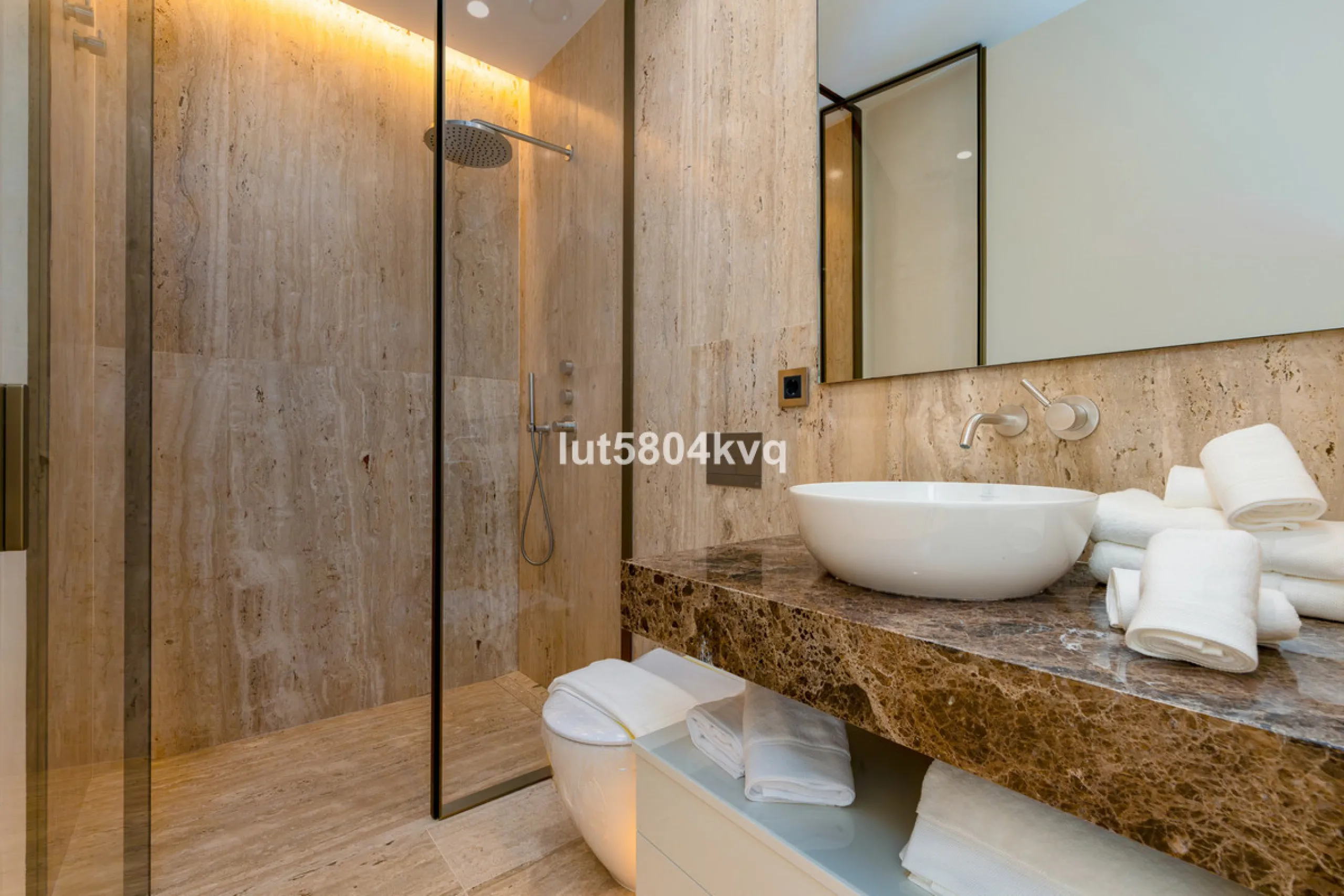 Apartment - Ground Floor Apartment в продаже в Marbella, Málaga. В доме 4 спален и 5 ванных комнат. Площадь дома 443 м²
