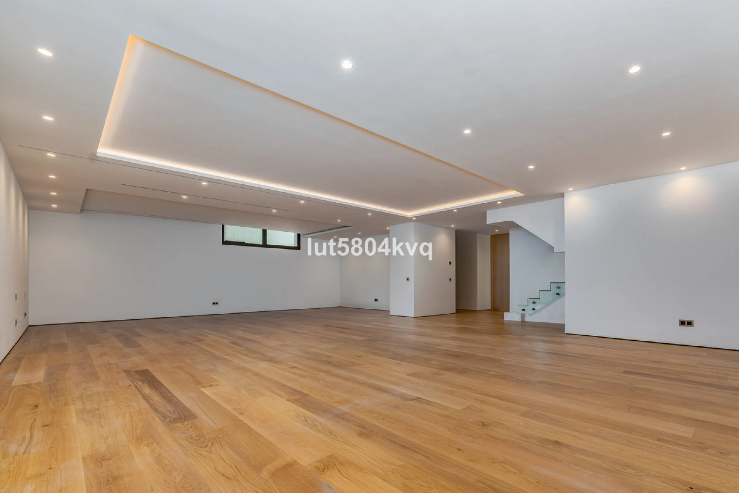 Apartment - Ground Floor Apartment в продаже в Marbella, Málaga. В доме 4 спален и 5 ванных комнат. Площадь дома 443 м²