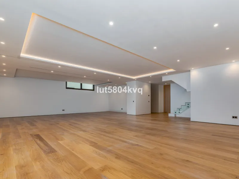Apartment - Ground Floor Apartment в продаже в Marbella, Málaga. В доме 4 спален и 5 ванных комнат. Площадь дома 443 м²