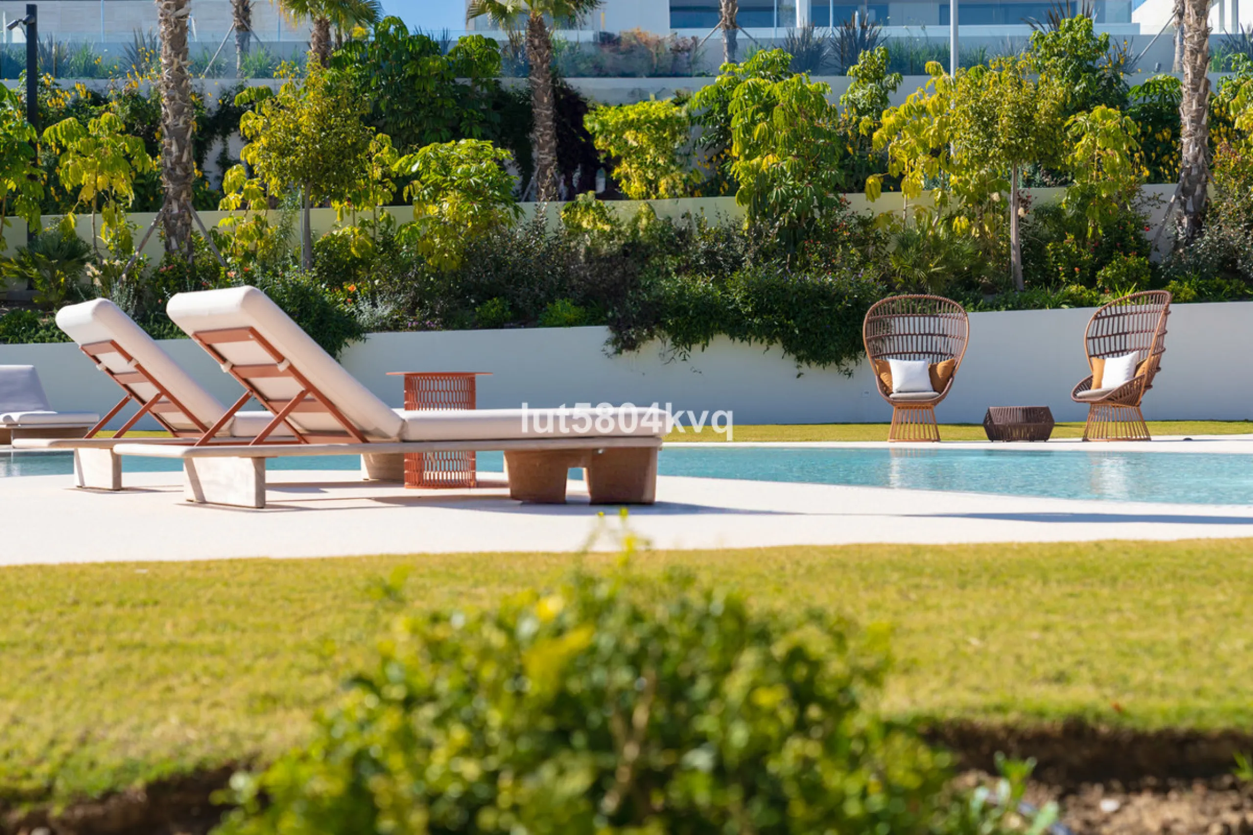 Apartment - Ground Floor Apartment в продаже в Marbella, Málaga. В доме 4 спален и 5 ванных комнат. Площадь дома 443 м²
