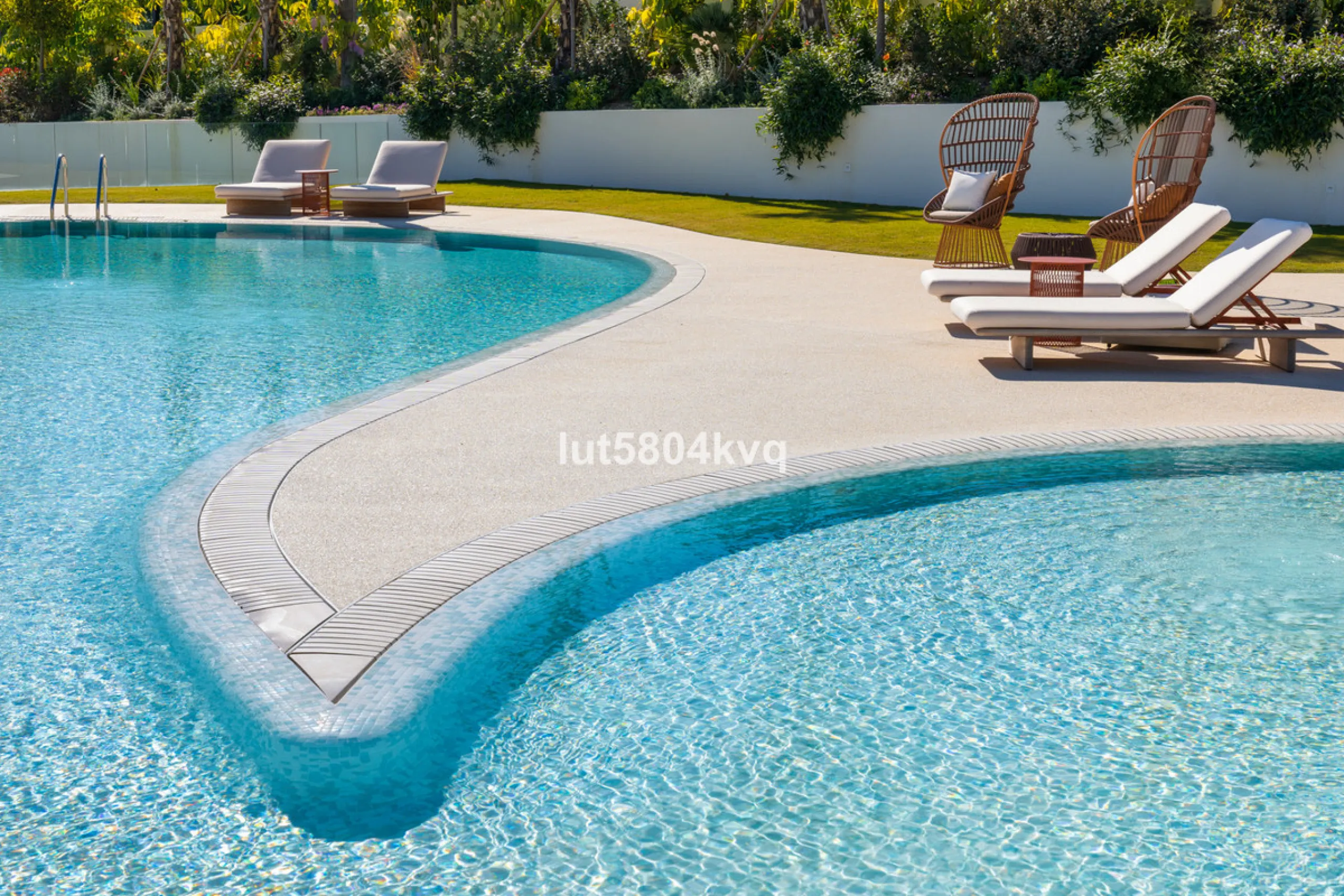 Apartment - Ground Floor Apartment в продаже в Marbella, Málaga. В доме 4 спален и 5 ванных комнат. Площадь дома 443 м²