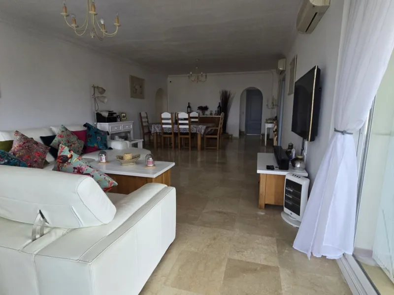 MOTIVATED SELLER. 3 BED 2 BATH. LA CALA HILLS € 420,000. ELEVATED GROUND FLOOR CORNER. AMAZING VIEWS.