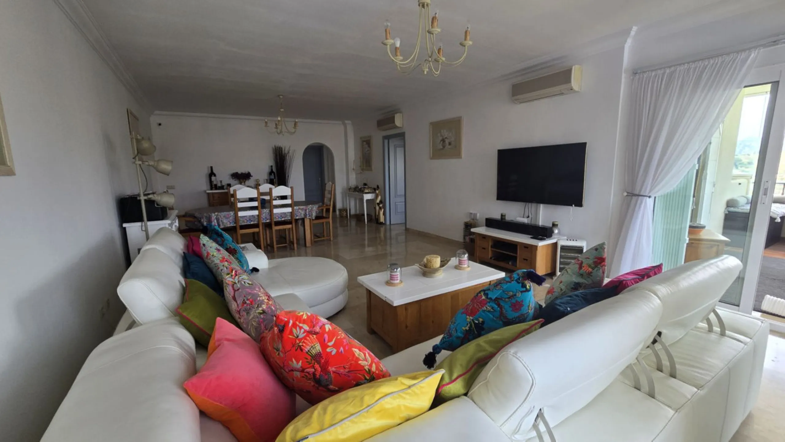 MOTIVATED SELLER. 3 BED 2 BATH. LA CALA HILLS € 420,000. ELEVATED GROUND FLOOR CORNER. AMAZING VIEWS.