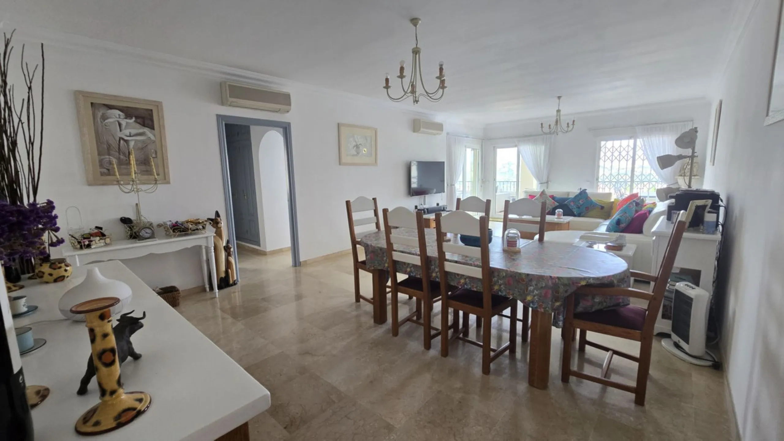 MOTIVATED SELLER. 3 BED 2 BATH. LA CALA HILLS € 420,000. ELEVATED GROUND FLOOR CORNER. AMAZING VIEWS.