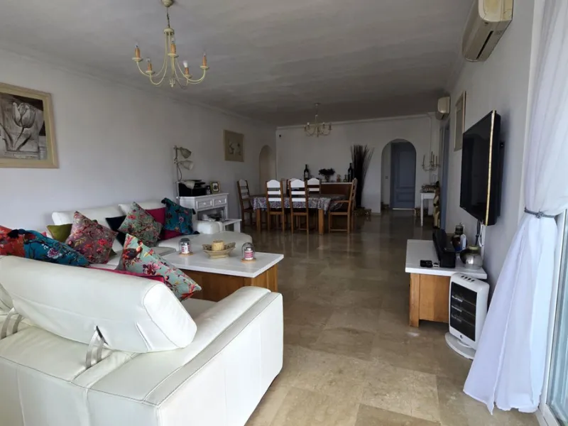 MOTIVATED SELLER. 3 BED 2 BATH. LA CALA HILLS € 420,000. ELEVATED GROUND FLOOR CORNER. AMAZING VIEWS.