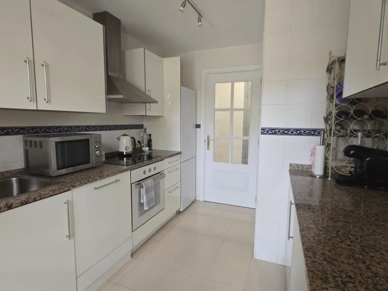 MOTIVATED SELLER. 3 BED 2 BATH. LA CALA HILLS € 420,000. ELEVATED GROUND FLOOR CORNER. AMAZING VIEWS.