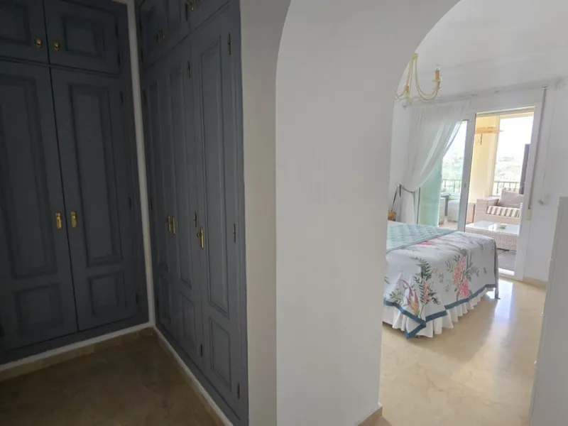 MOTIVATED SELLER. 3 BED 2 BATH. LA CALA HILLS € 420,000. ELEVATED GROUND FLOOR CORNER. AMAZING VIEWS.