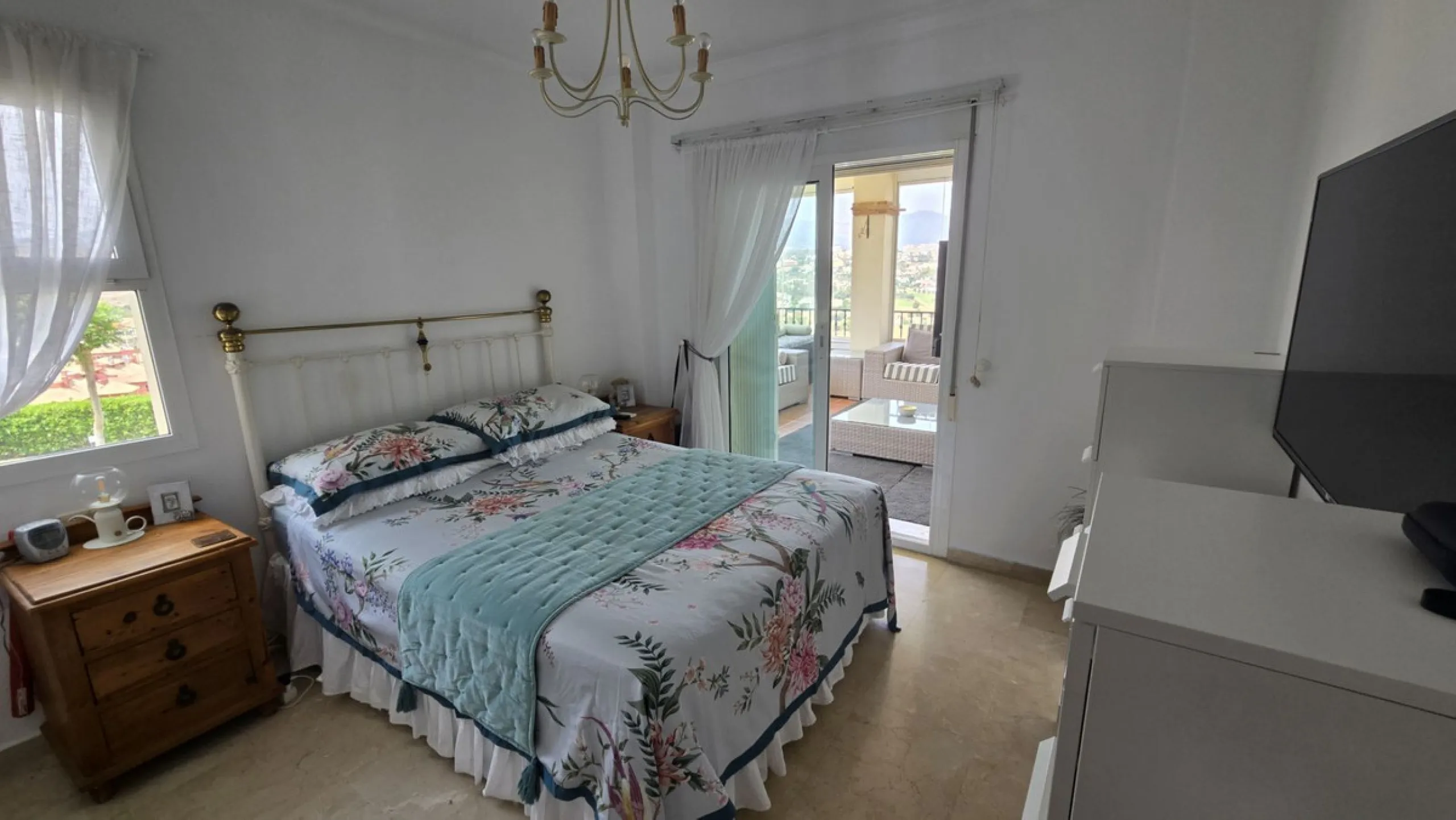 MOTIVATED SELLER. 3 BED 2 BATH. LA CALA HILLS € 420,000. ELEVATED GROUND FLOOR CORNER. AMAZING VIEWS.