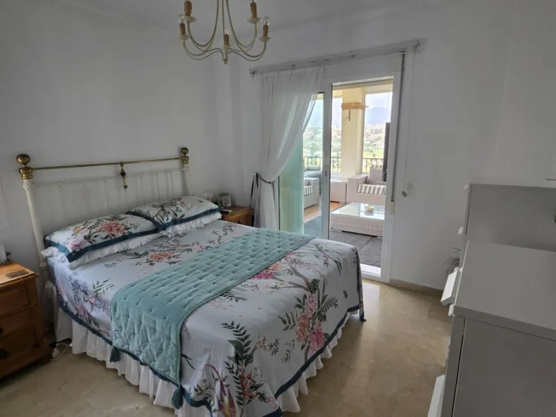 MOTIVATED SELLER. 3 BED 2 BATH. LA CALA HILLS € 420,000. ELEVATED GROUND FLOOR CORNER. AMAZING VIEWS.