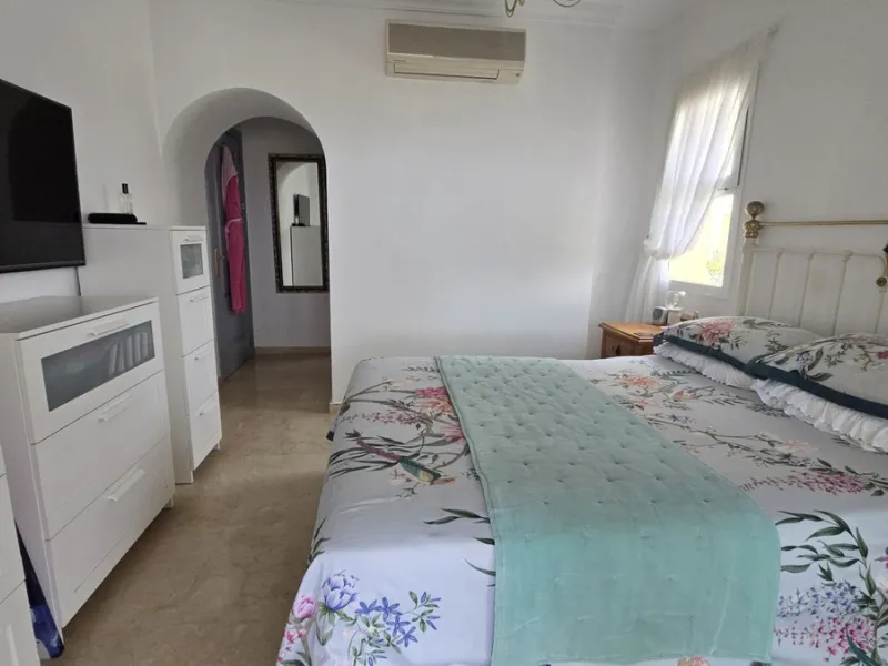 MOTIVATED SELLER. 3 BED 2 BATH. LA CALA HILLS € 420,000. ELEVATED GROUND FLOOR CORNER. AMAZING VIEWS.