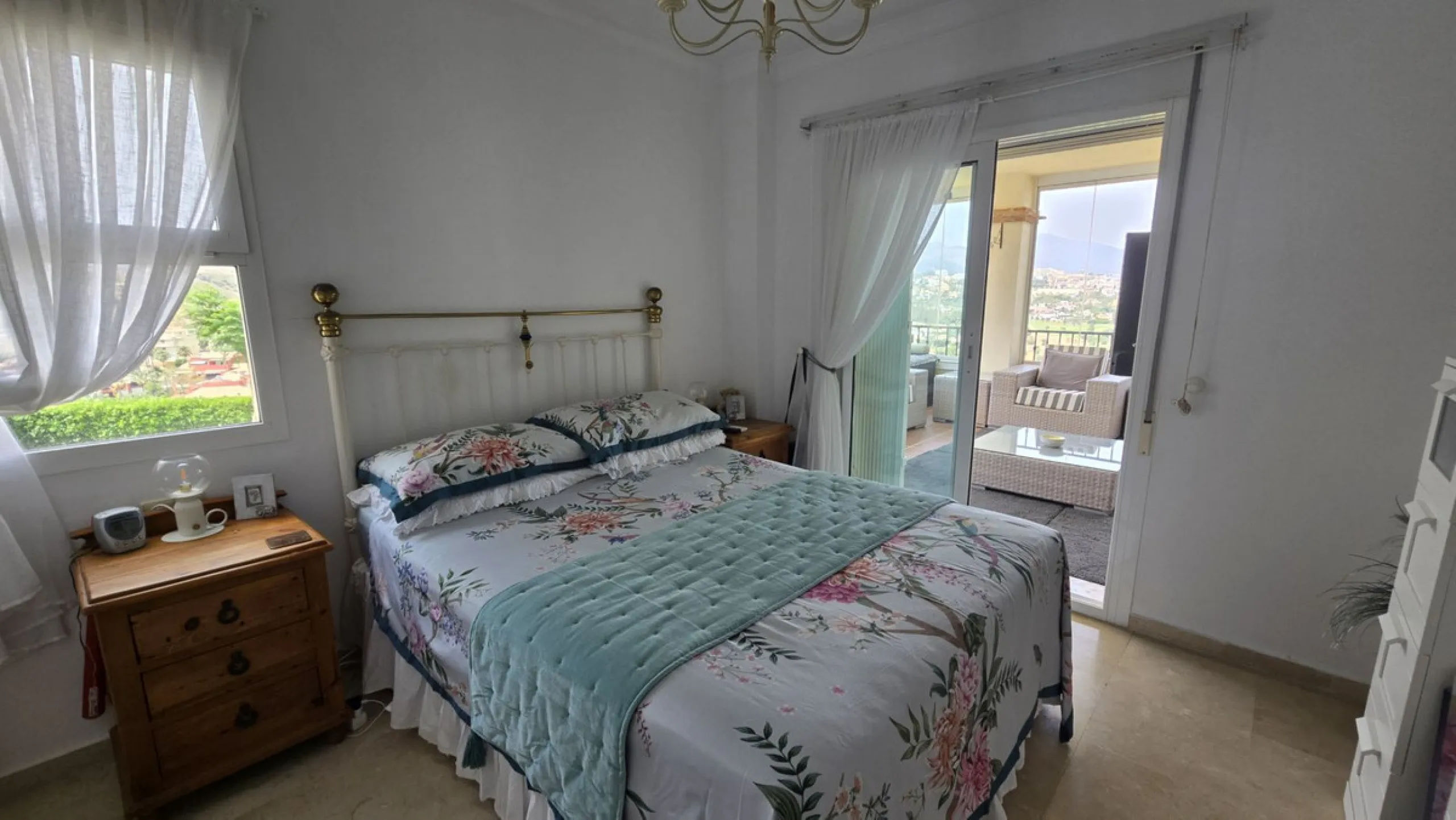 MOTIVATED SELLER. 3 BED 2 BATH. LA CALA HILLS € 420,000. ELEVATED GROUND FLOOR CORNER. AMAZING VIEWS.