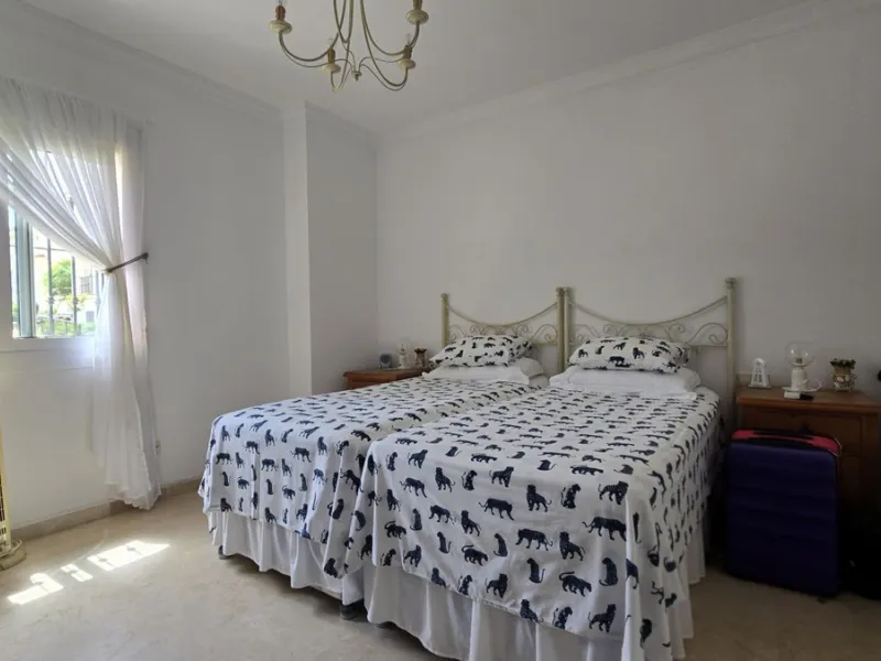 MOTIVATED SELLER. 3 BED 2 BATH. LA CALA HILLS € 420,000. ELEVATED GROUND FLOOR CORNER. AMAZING VIEWS.