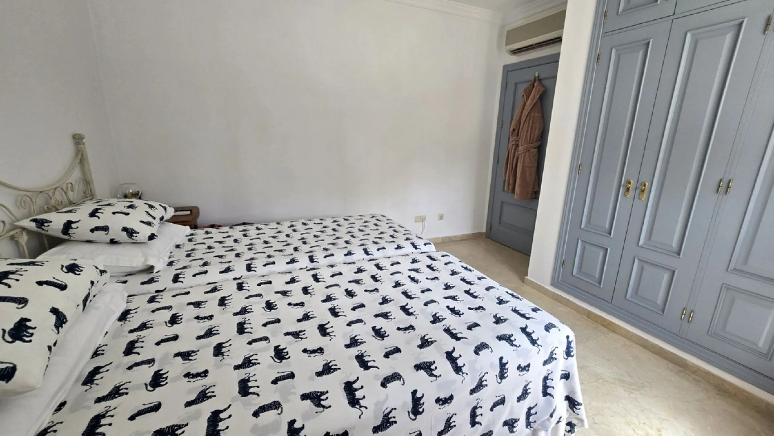 MOTIVATED SELLER. 3 BED 2 BATH. LA CALA HILLS € 420,000. ELEVATED GROUND FLOOR CORNER. AMAZING VIEWS.