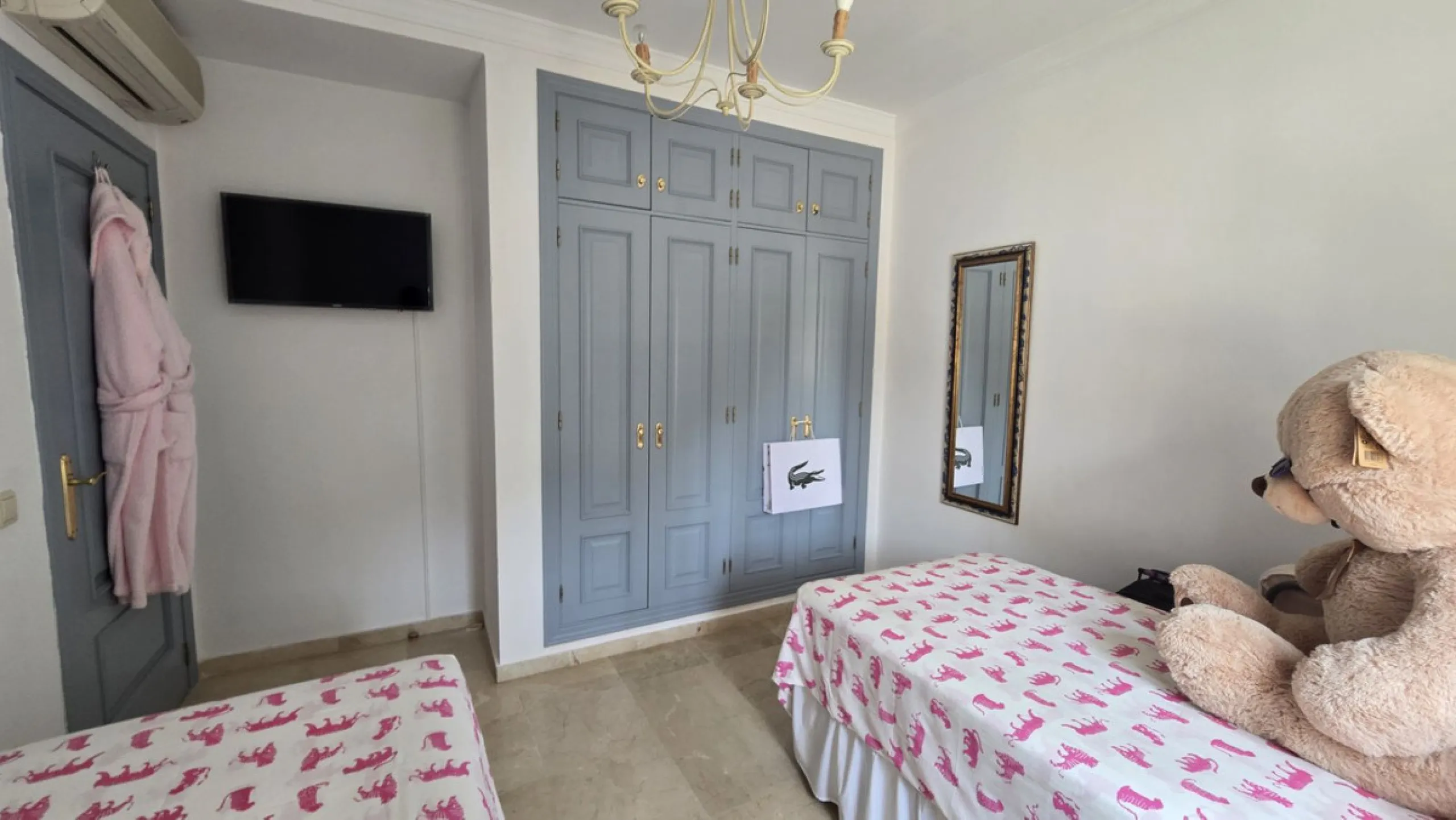 MOTIVATED SELLER. 3 BED 2 BATH. LA CALA HILLS € 420,000. ELEVATED GROUND FLOOR CORNER. AMAZING VIEWS.